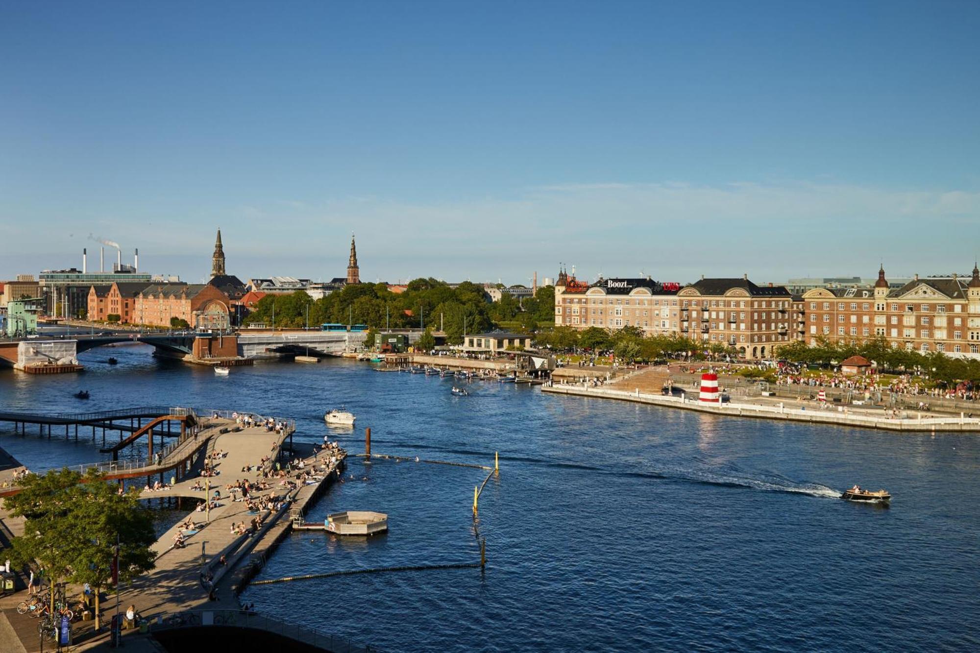 Copenhagen Marriott Hotel Exterior foto The river in Stockholm